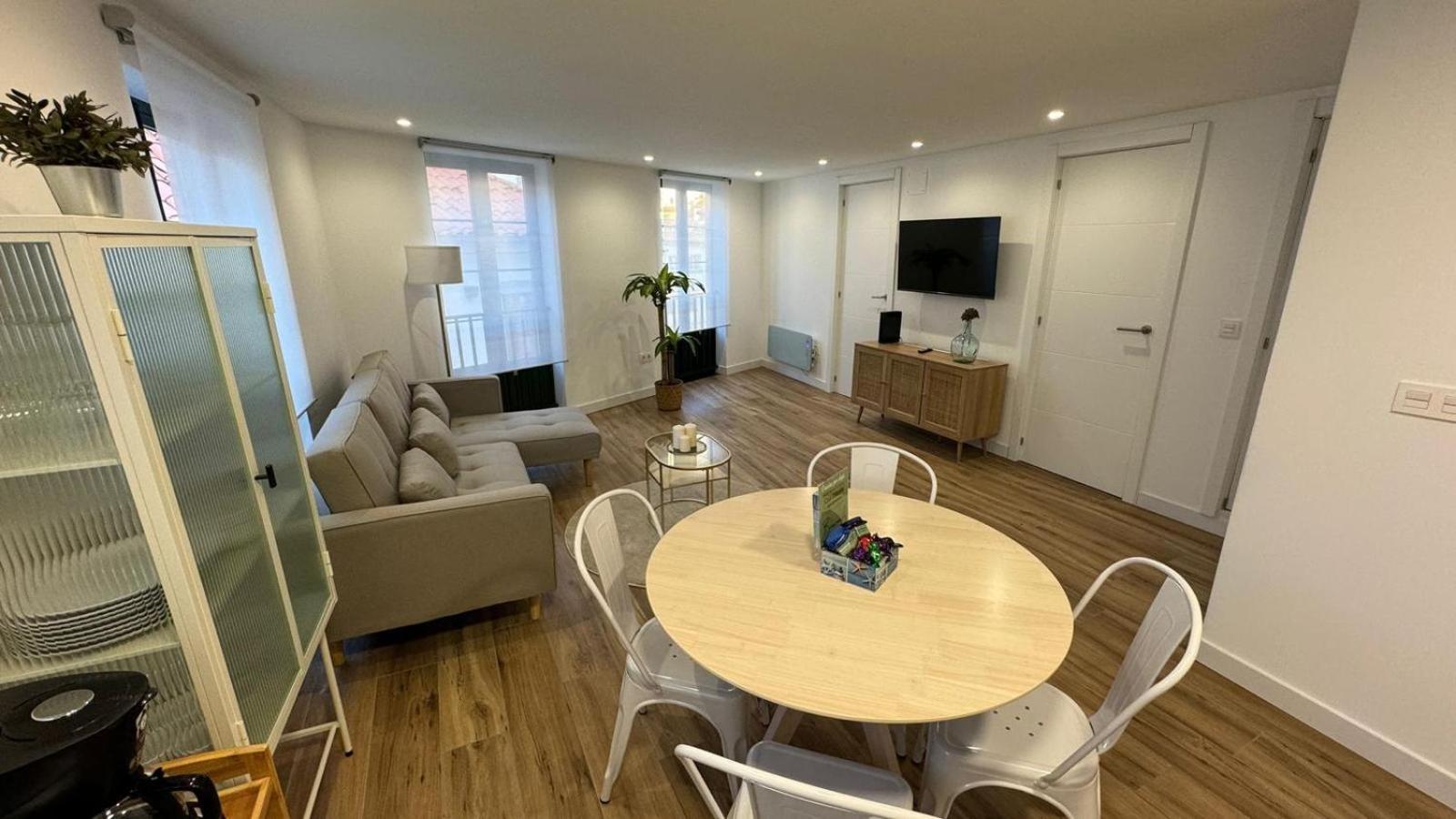 Apartamentos Urbanin II Plaza De San Pedro Cudillero Exteriör bild
